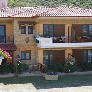 Alexandros Apartman